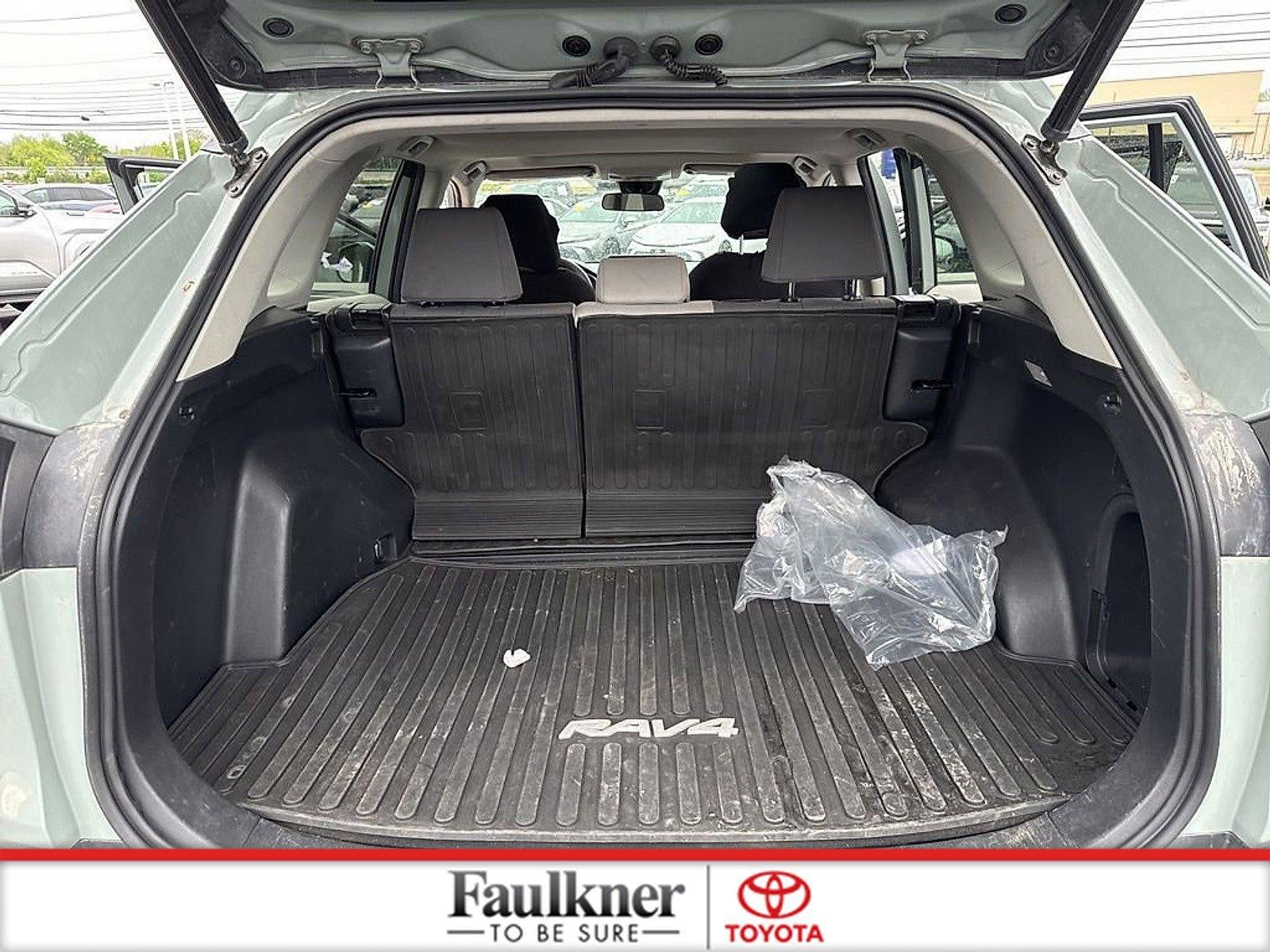 2021 Toyota RAV4 Hybrid XLE AWD (Natl)