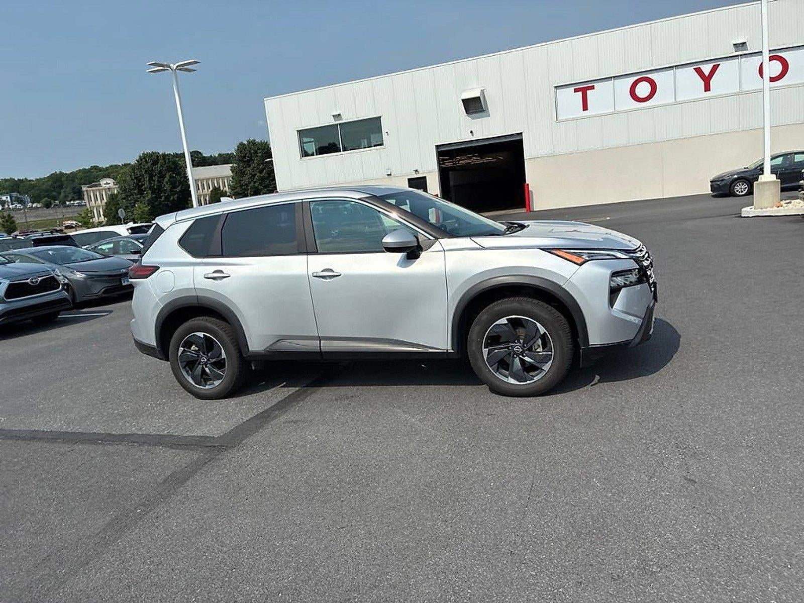 2024 Nissan Rogue AWD SV