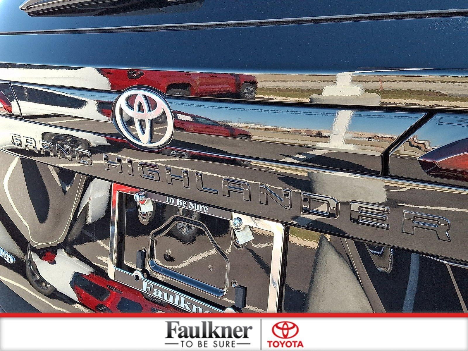 2025 Toyota Grand Highlander Hybrid Limited AWD (Natl)