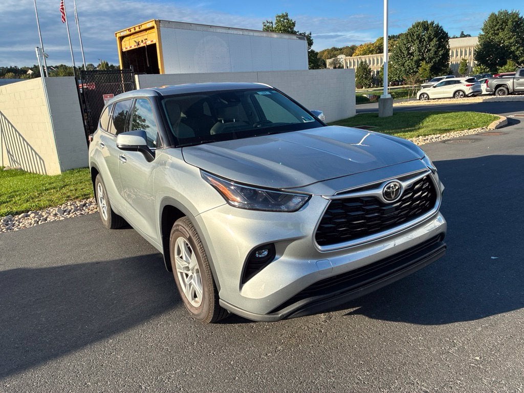 2022 Toyota Highlander LE CERTIFIED