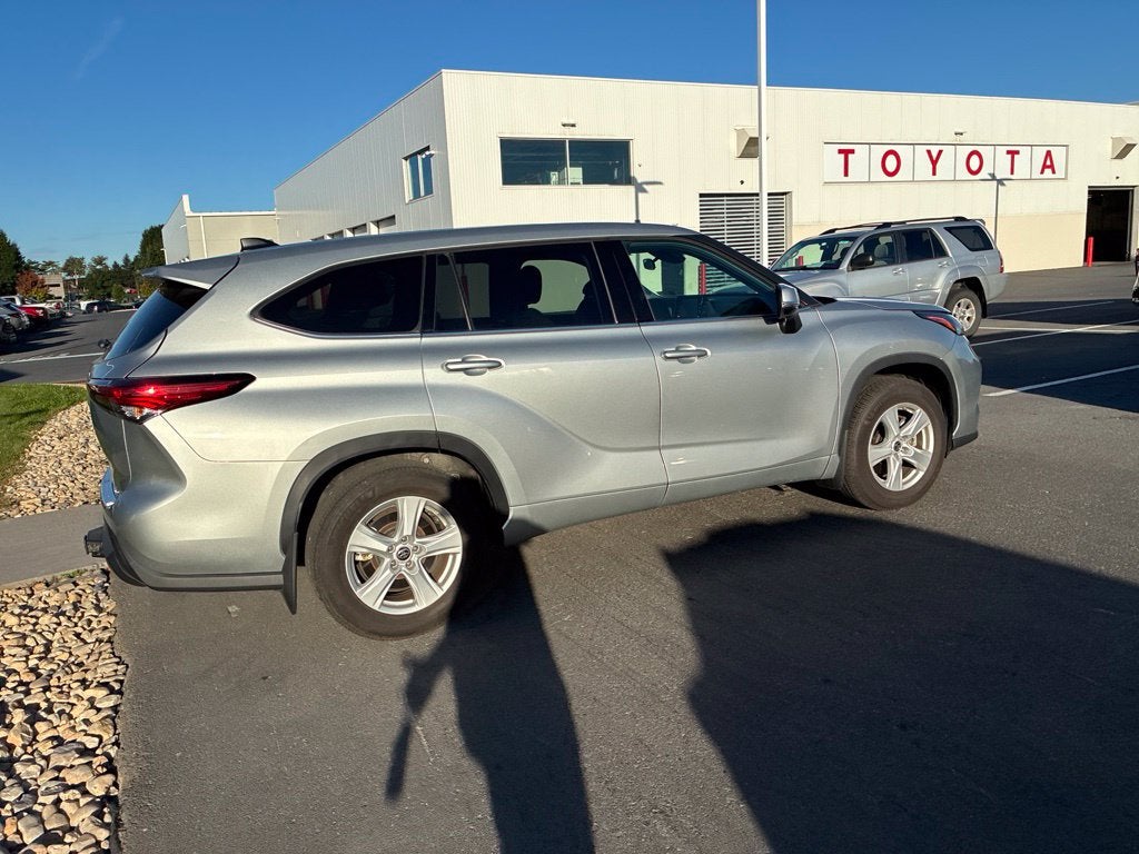 2022 Toyota Highlander LE CERTIFIED