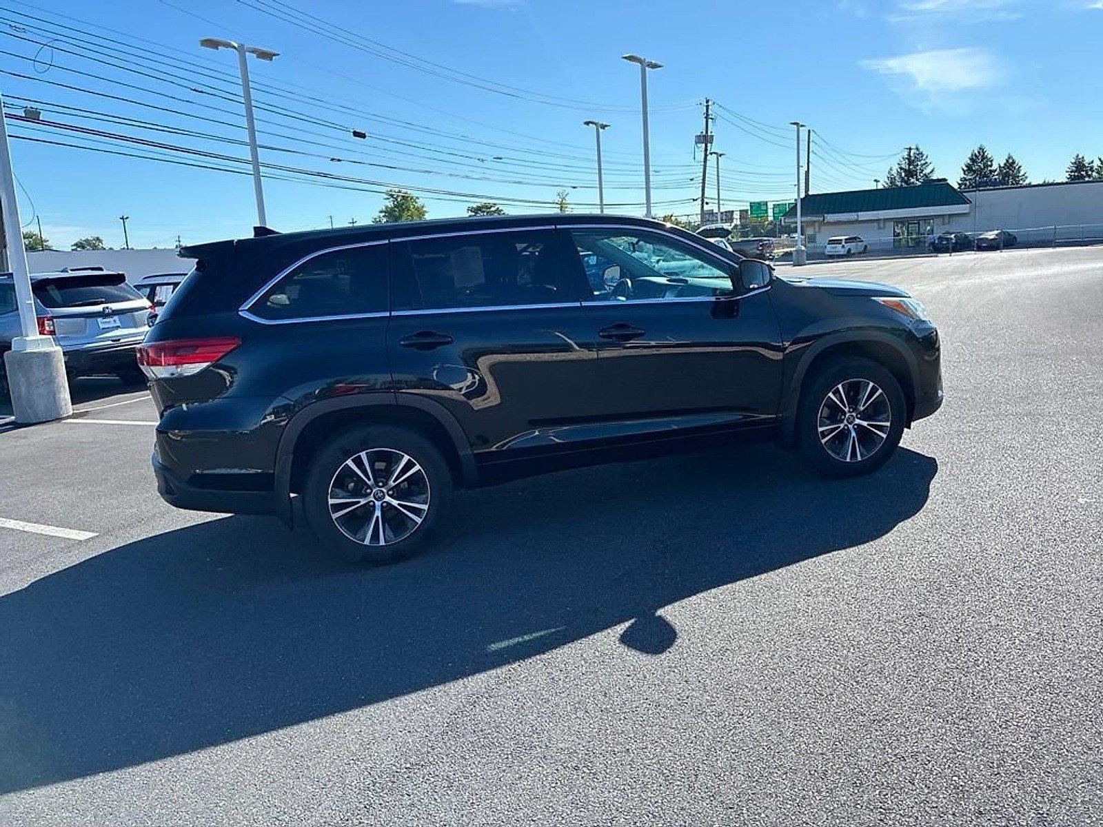 2018 Toyota Highlander LE Plus V6 AWD (SE)