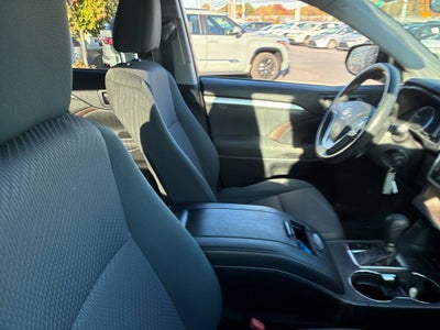 2019 Toyota Highlander LE