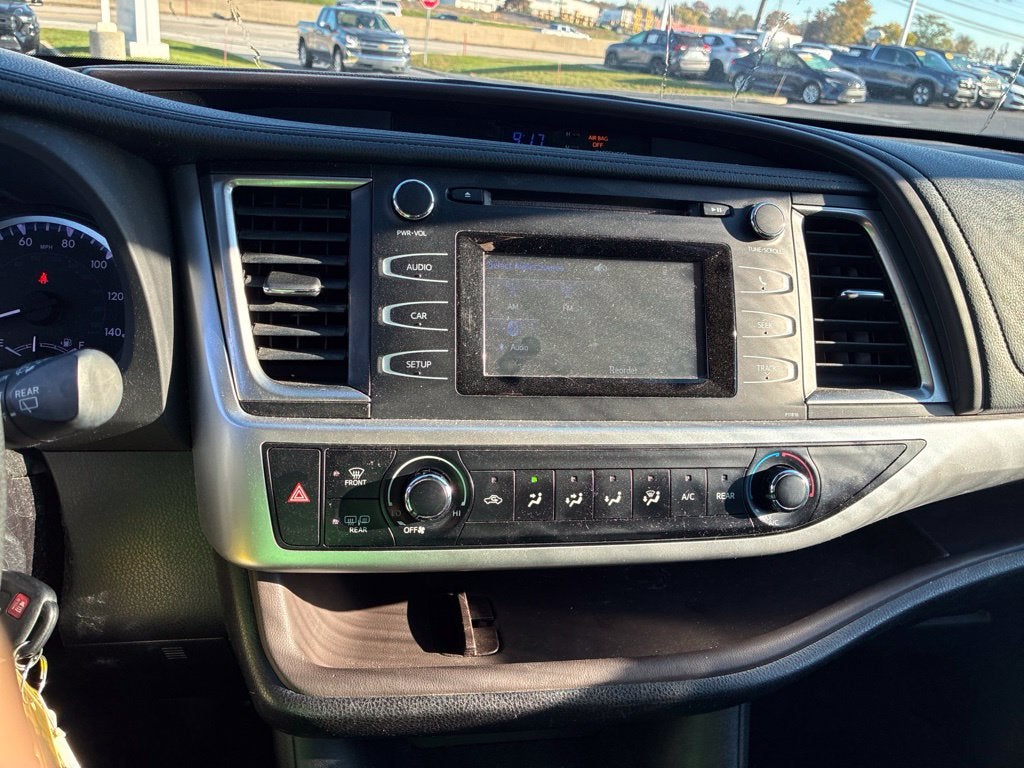 2019 Toyota Highlander LE