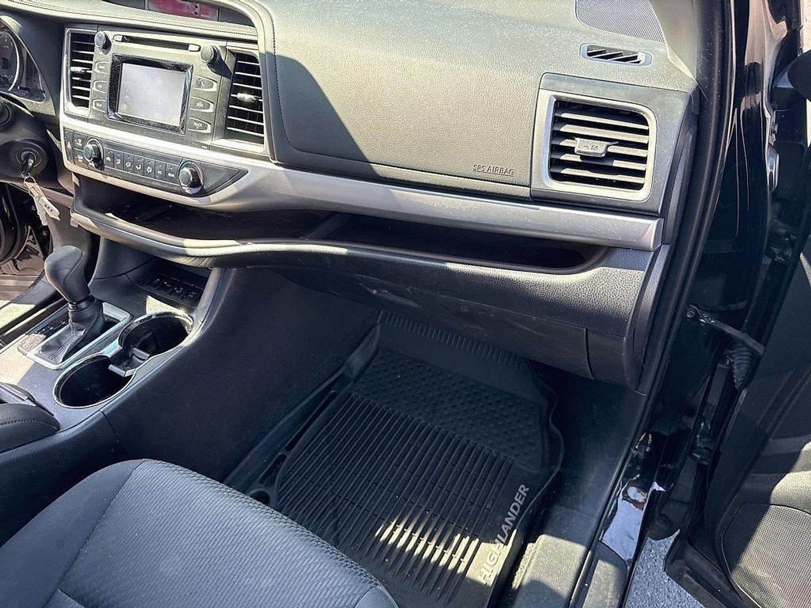 2019 Toyota Highlander LE V6 AWD (SE)