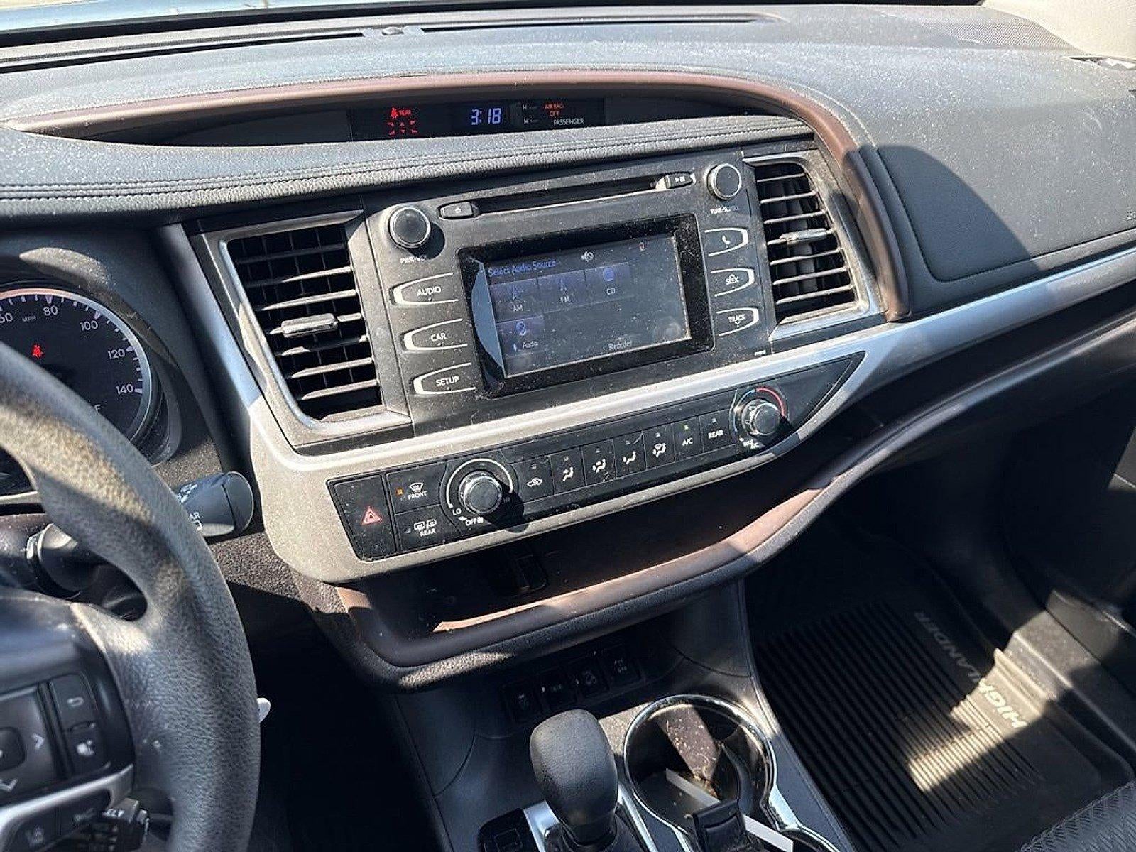 2019 Toyota Highlander LE V6 AWD (SE)