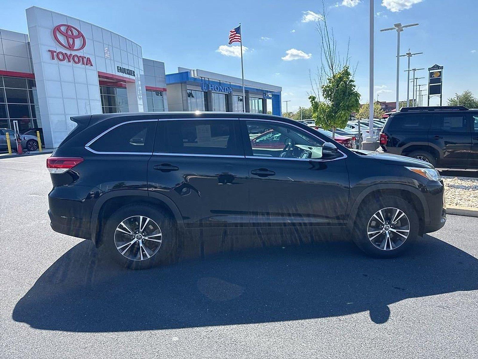 2019 Toyota Highlander LE V6 AWD (SE)