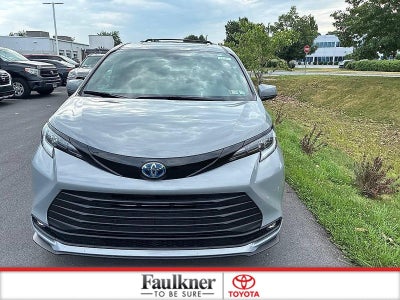 2025 Toyota Sienna Woodland Edition AWD 7-Passenger (Natl)