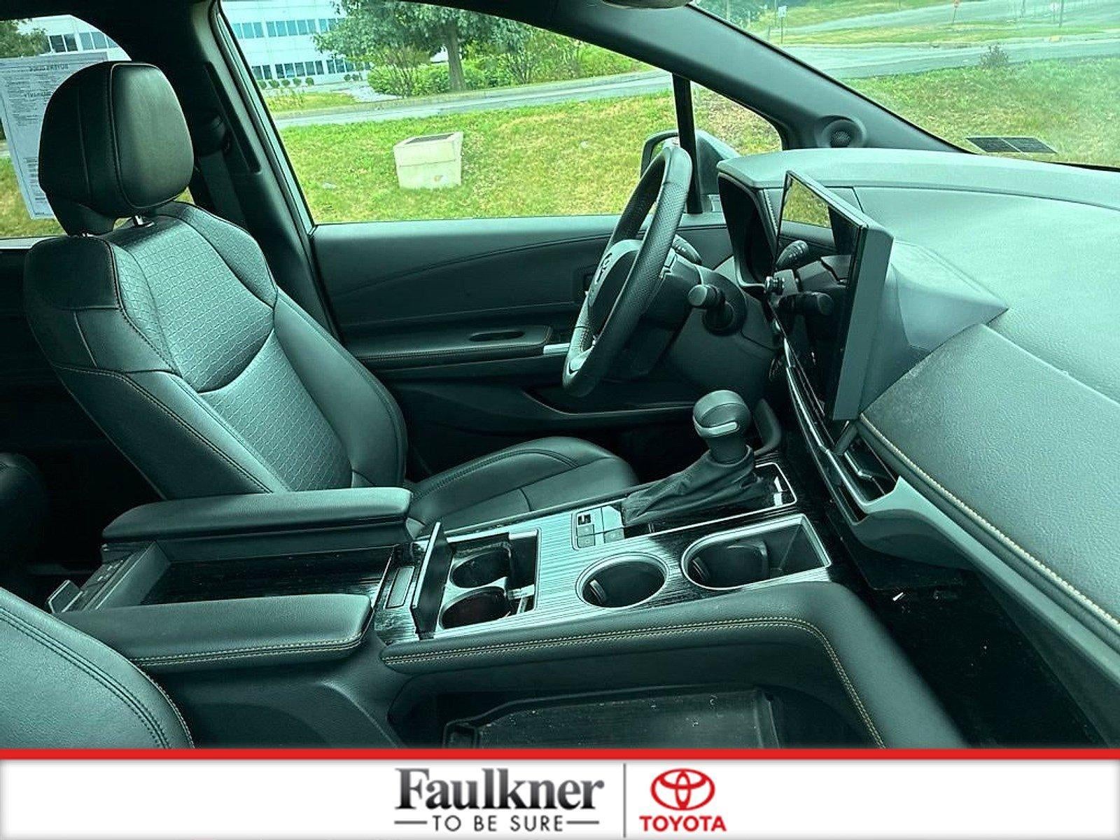 2025 Toyota Sienna Woodland Edition AWD 7-Passenger (Natl)