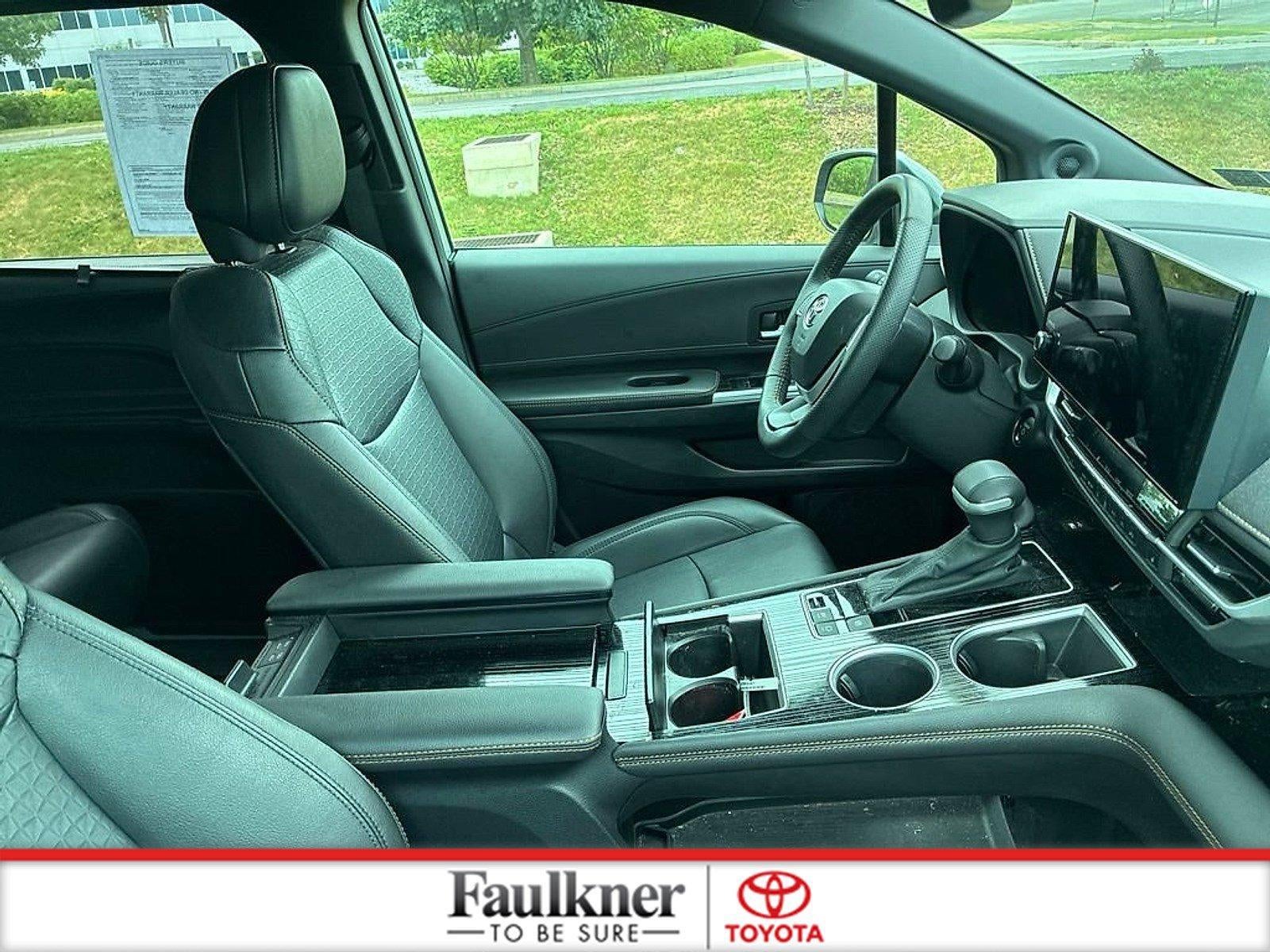 2025 Toyota Sienna Woodland Edition AWD 7-Passenger (Natl)