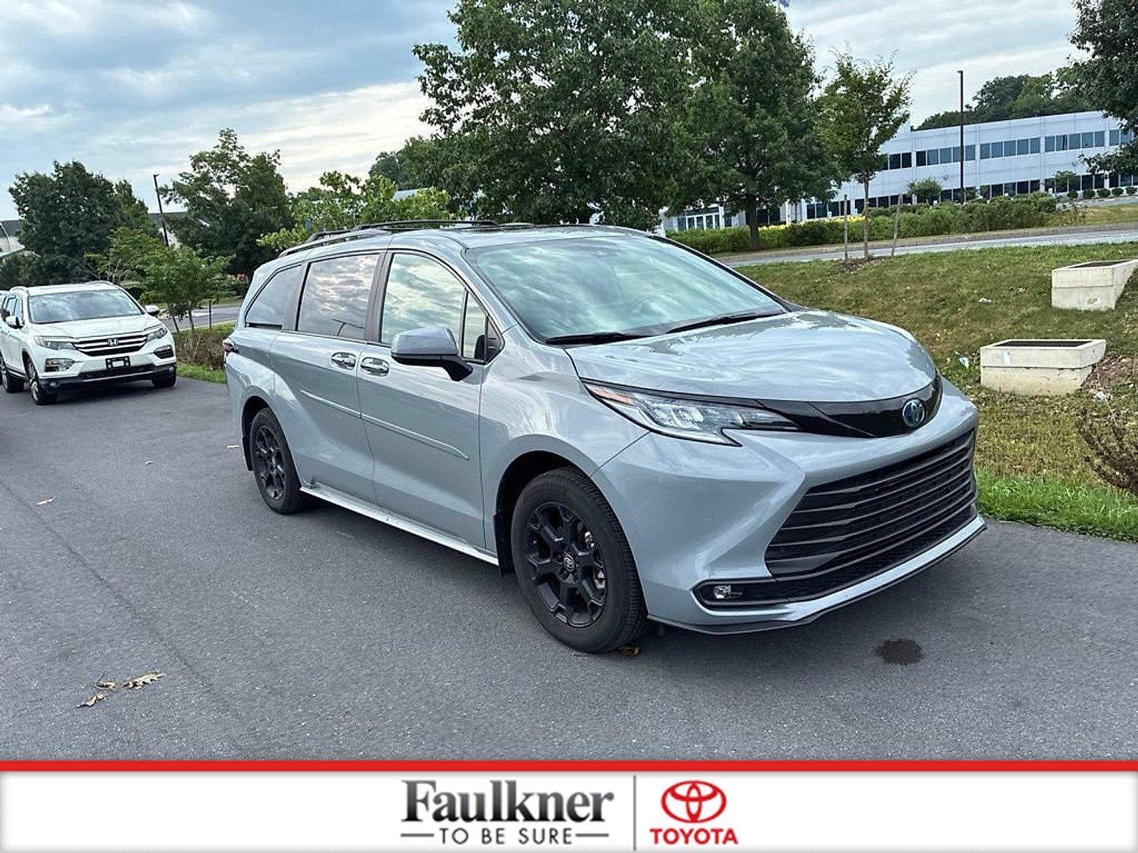 2025 Toyota Sienna Woodland Edition AWD 7-Passenger (Natl)