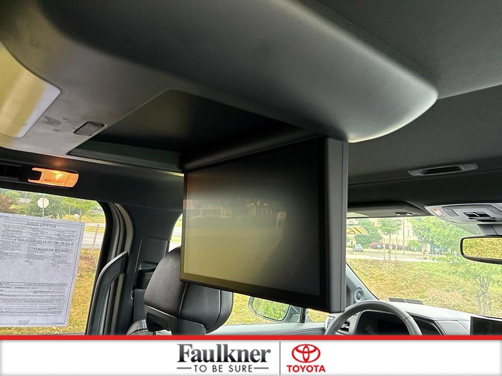 2025 Toyota Sienna Woodland Edition AWD 7-Passenger (Natl)