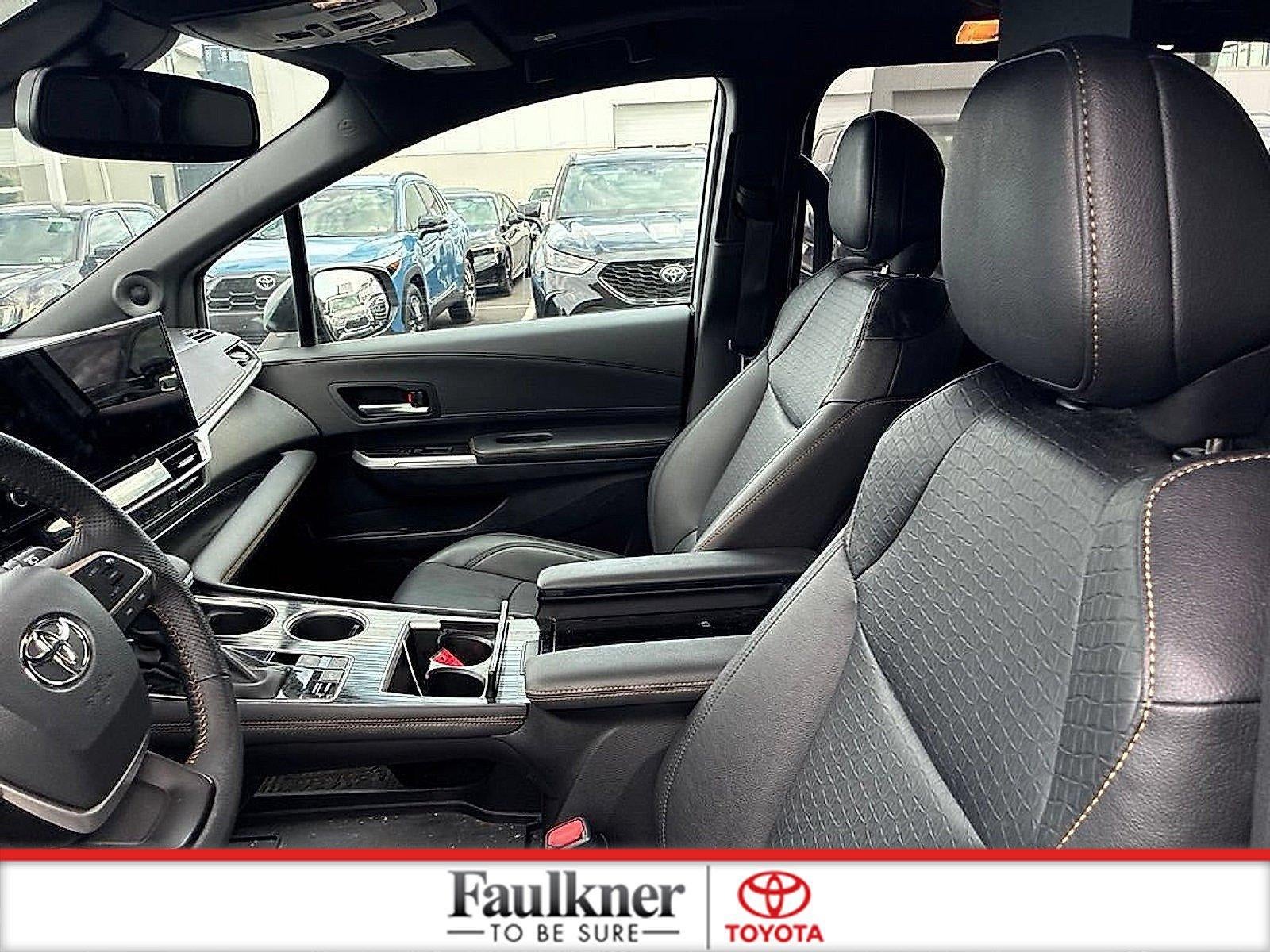 2025 Toyota Sienna Woodland Edition AWD 7-Passenger (Natl)