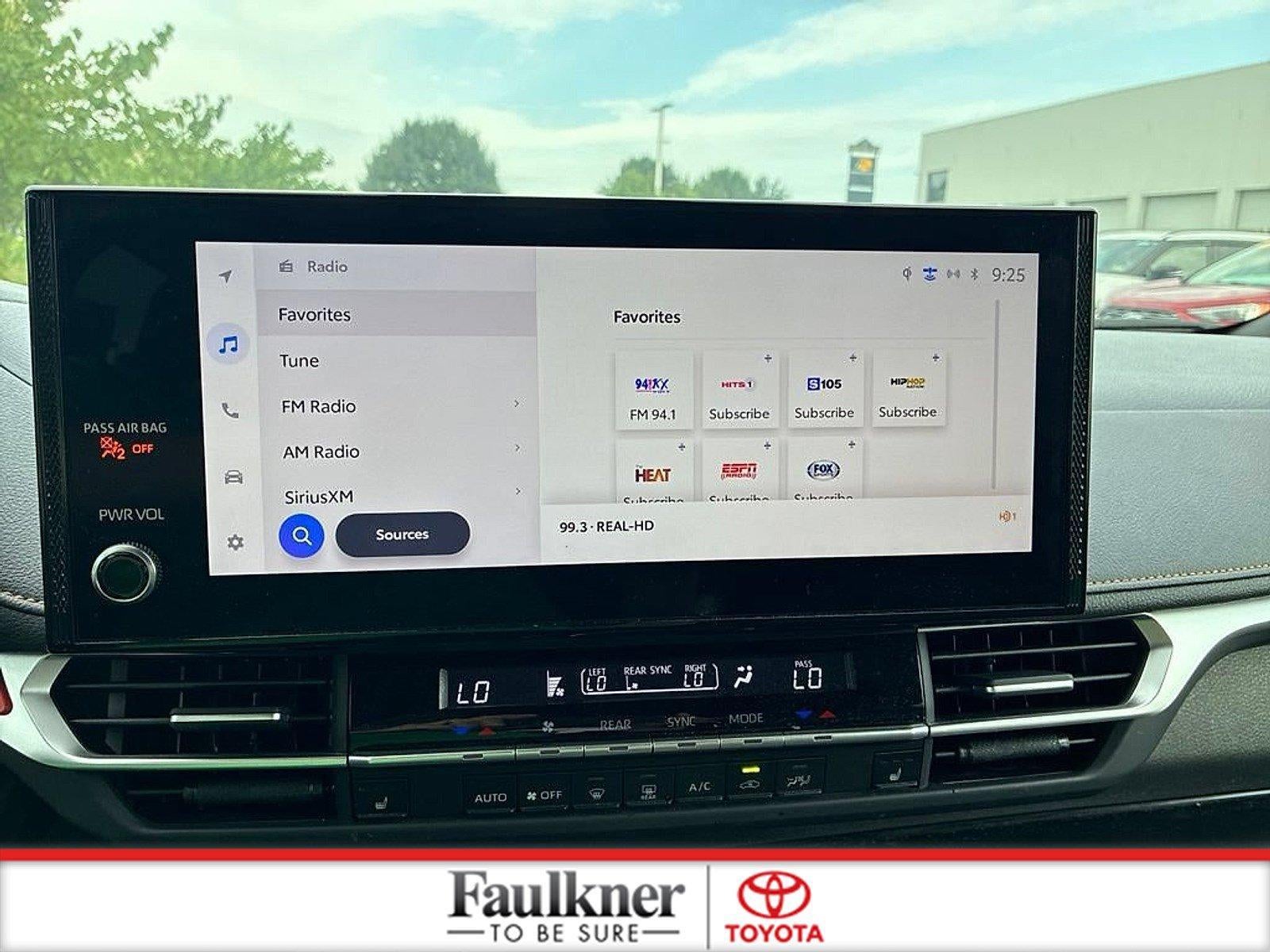 2025 Toyota Sienna Woodland Edition AWD 7-Passenger (Natl)