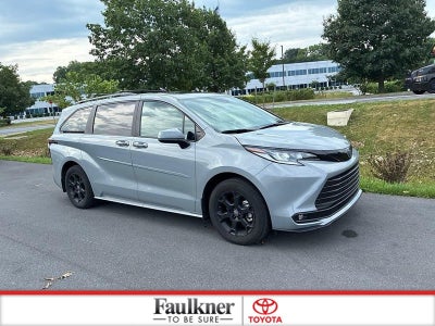2025 Toyota Sienna Woodland Edition AWD 7-Passenger (Natl)