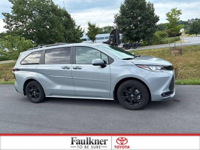 2025 Toyota Sienna Woodland Edition AWD 7-Passenger (Natl)