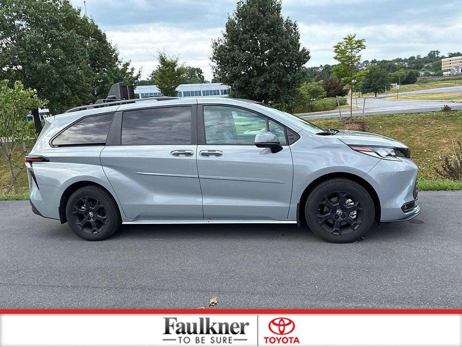 2025 Toyota Sienna Woodland Edition AWD 7-Passenger (Natl)