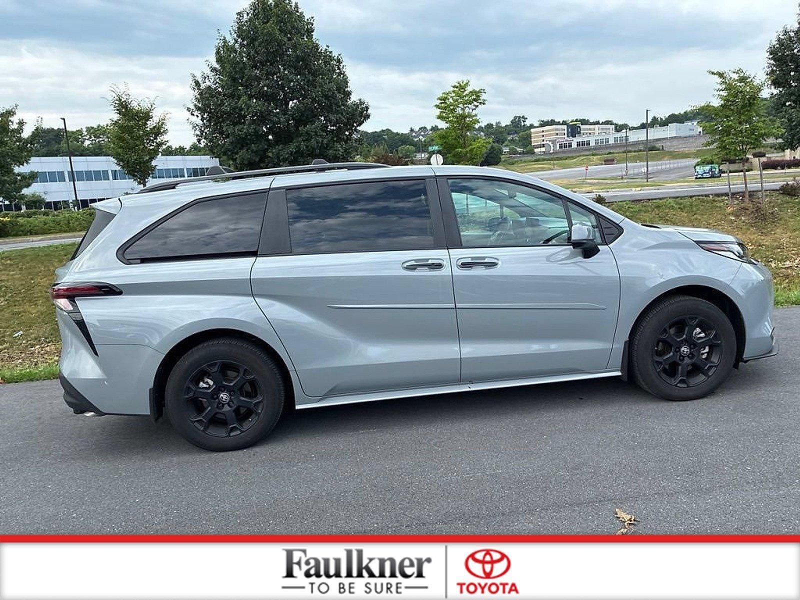 2025 Toyota Sienna Woodland Edition AWD 7-Passenger (Natl)