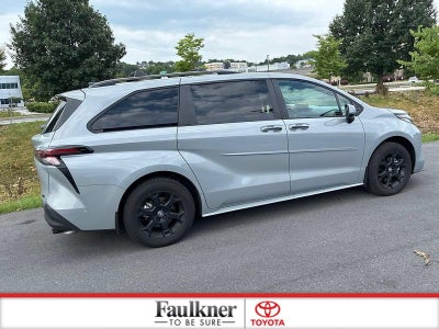 2025 Toyota Sienna Woodland Edition AWD 7-Passenger (Natl)
