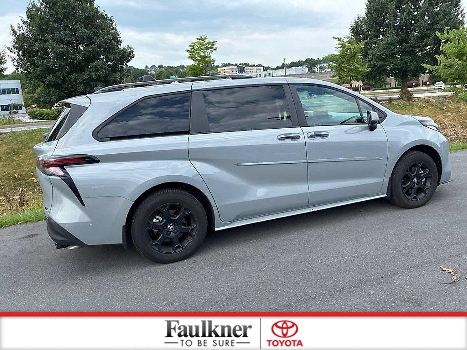 2025 Toyota Sienna Woodland Edition AWD 7-Passenger (Natl)