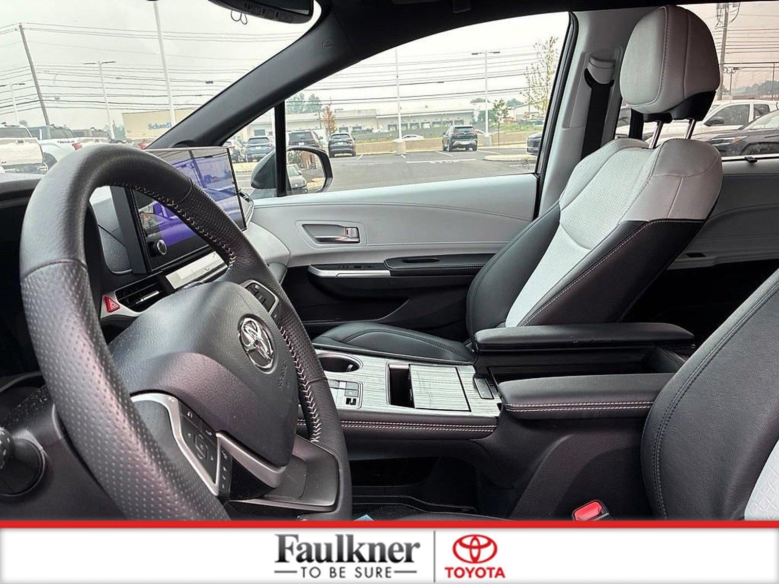 2025 Toyota Sienna XSE AWD 7-Passenger (Natl)