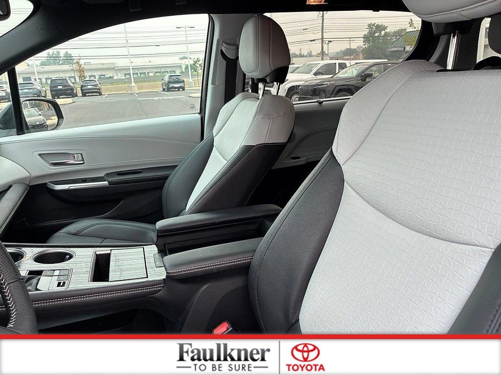 2025 Toyota Sienna XSE AWD 7-Passenger (Natl)