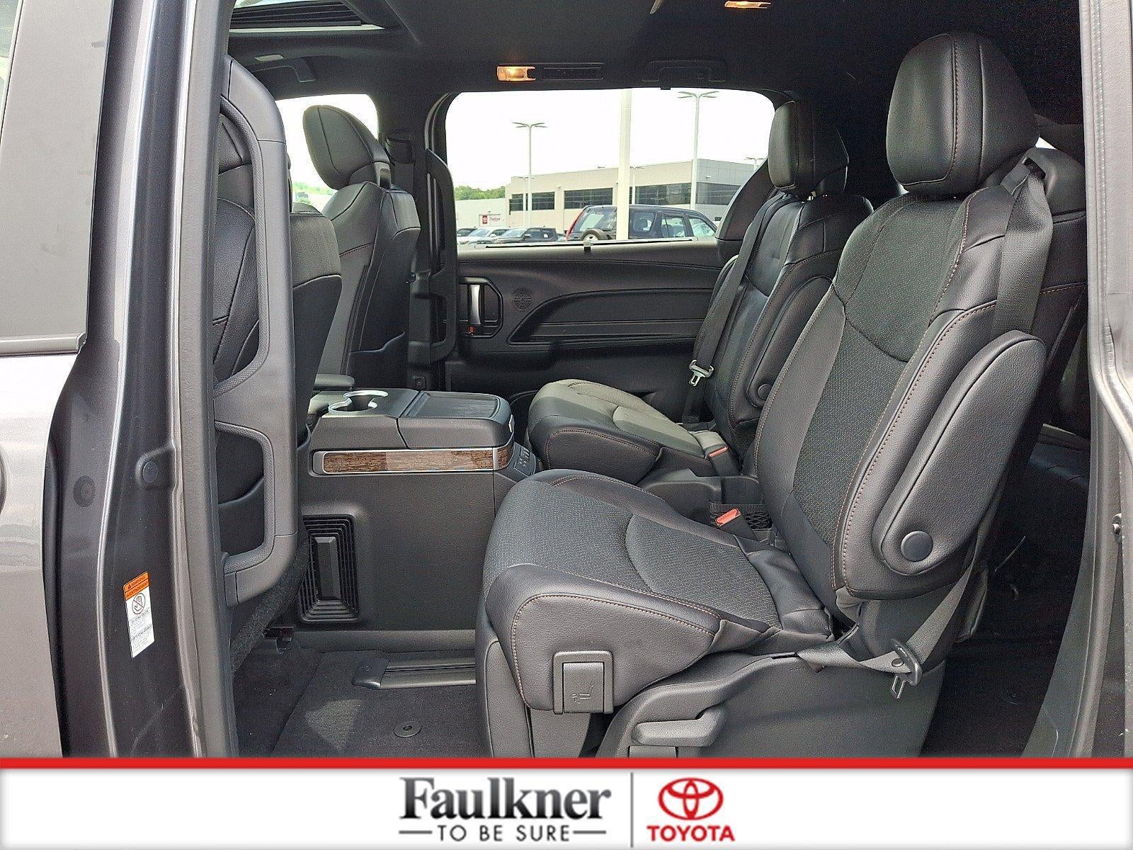 2025 Toyota Sienna Platinum AWD 7-Passenger (GS)