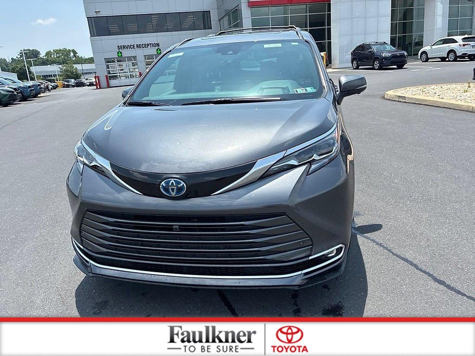 2025 Toyota Sienna Platinum AWD 7-Passenger (GS)