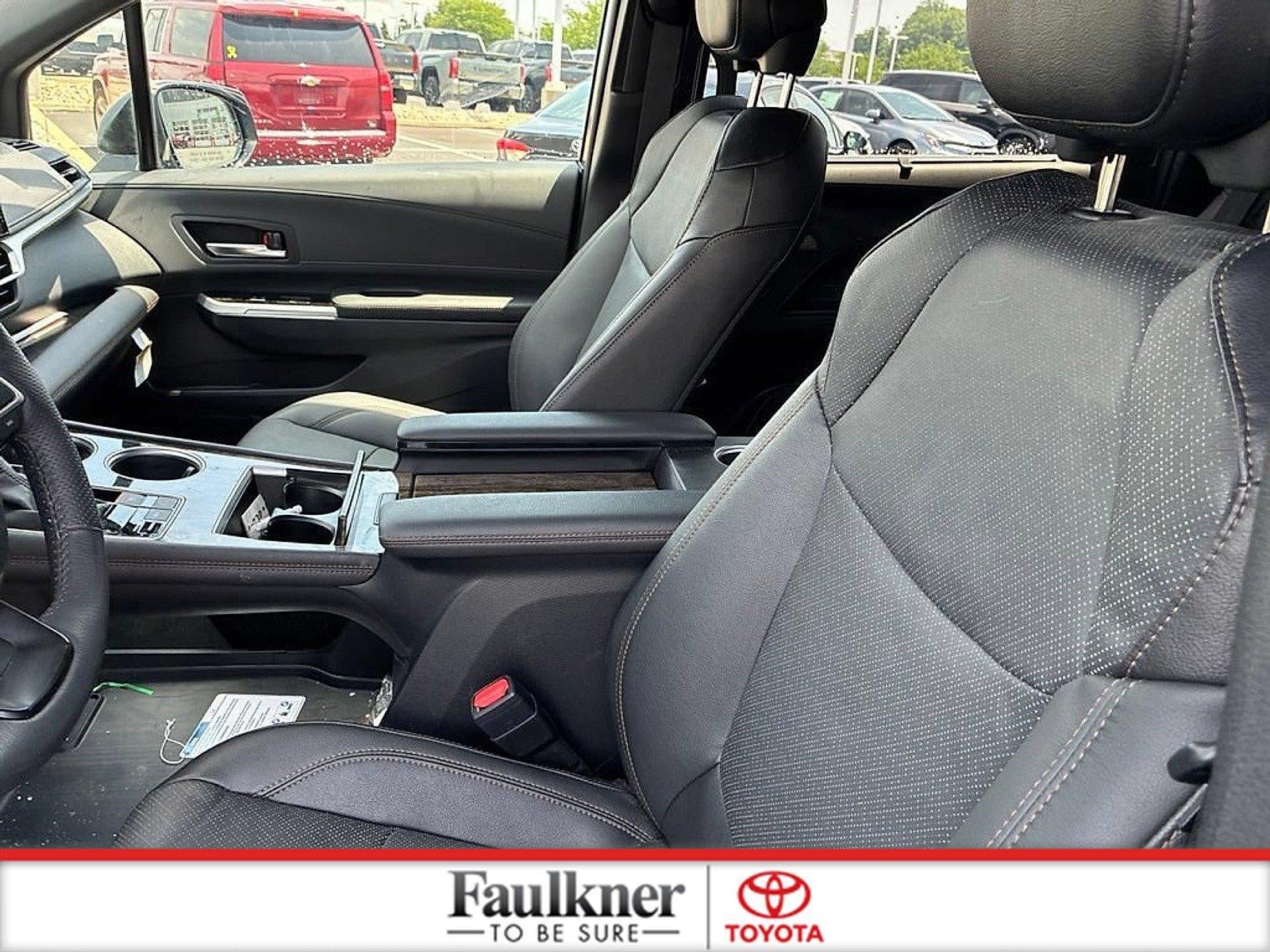 2025 Toyota Sienna Platinum AWD 7-Passenger (GS)