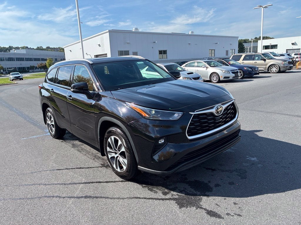 2022 Toyota Highlander XLE CERTIFIED