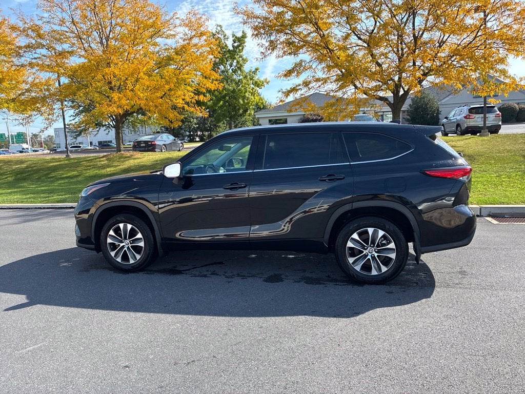 2022 Toyota Highlander XLE CERTIFIED