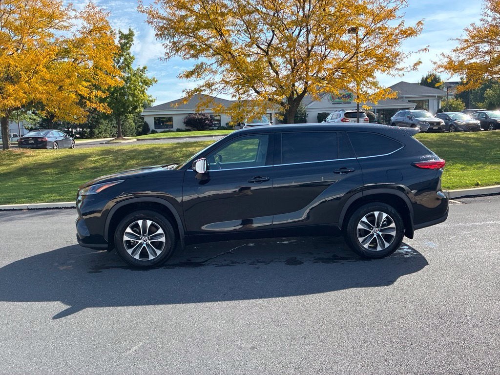 2022 Toyota Highlander XLE CERTIFIED