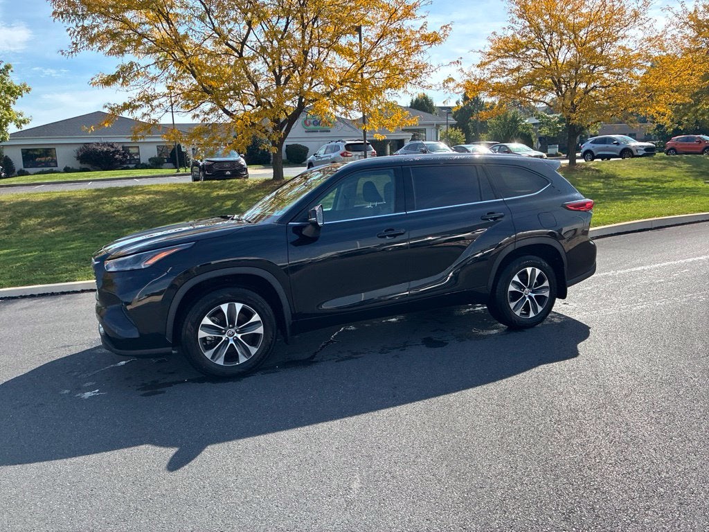 2022 Toyota Highlander XLE CERTIFIED