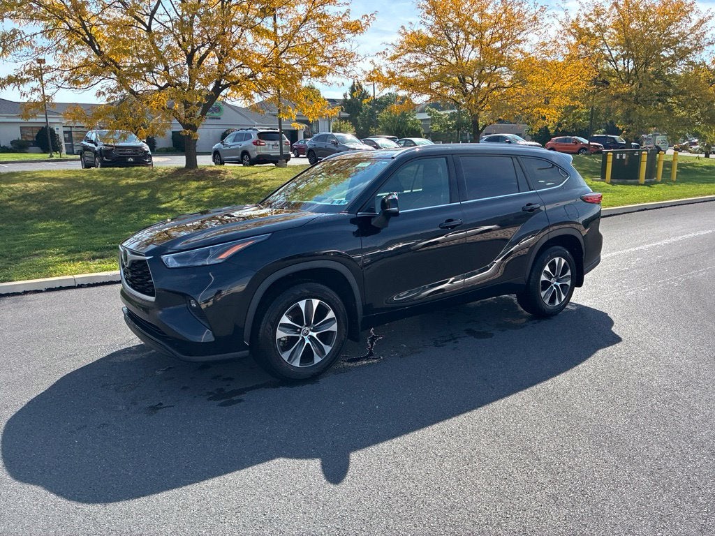 2022 Toyota Highlander XLE CERTIFIED