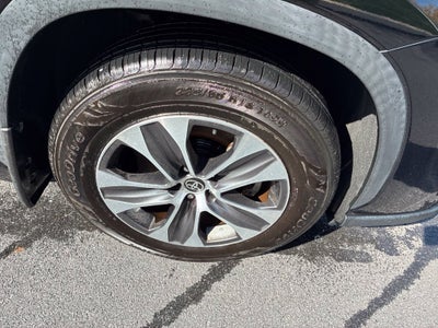 2022 Toyota Highlander XLE CERTIFIED