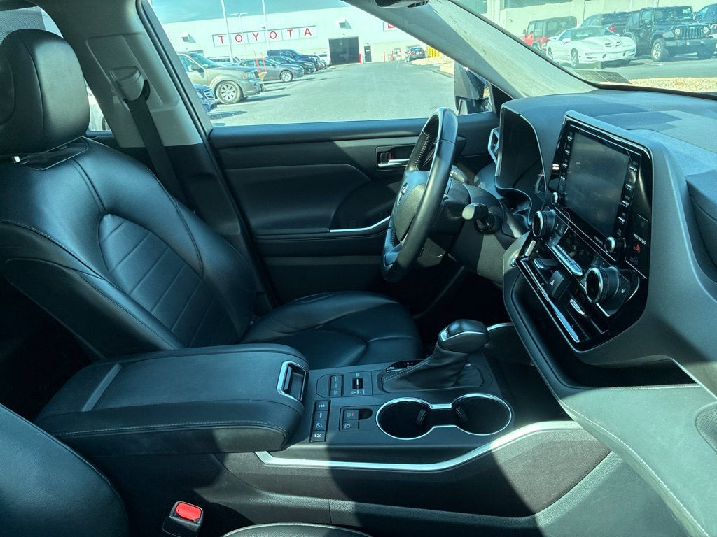 2022 Toyota Highlander XLE CERTIFIED