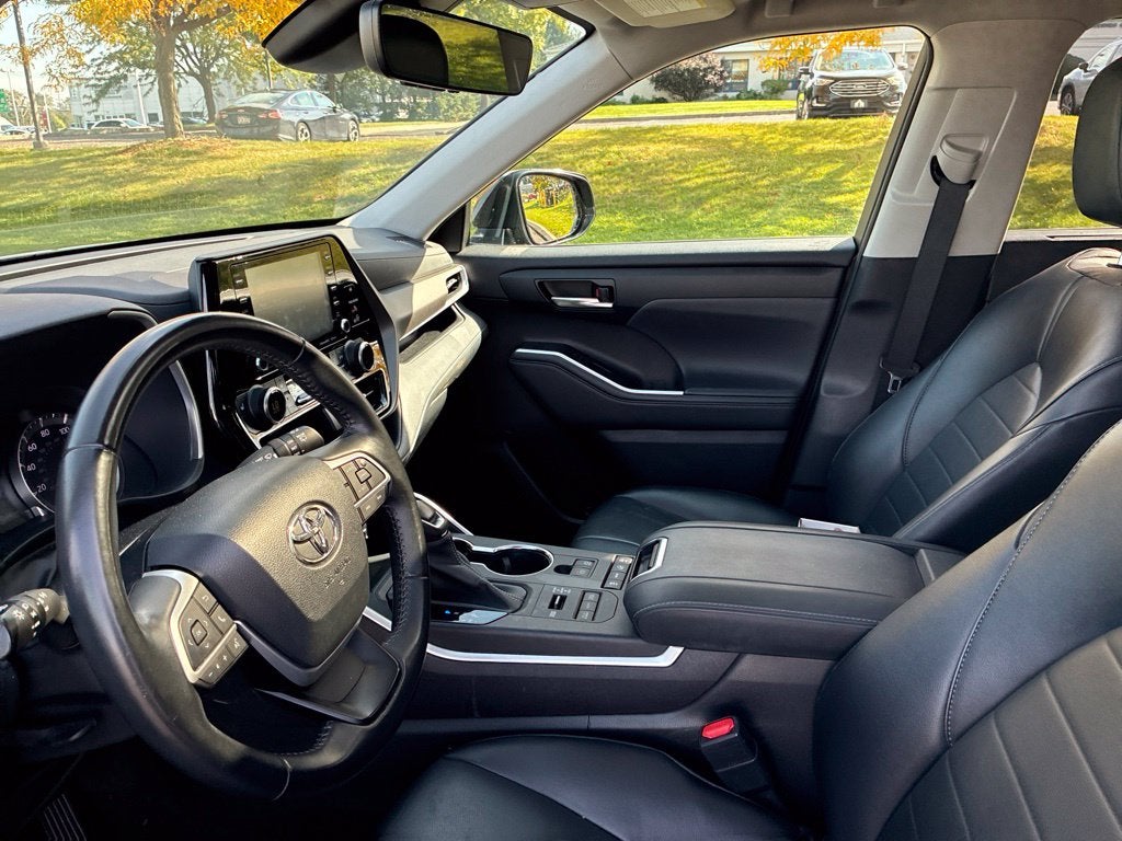 2022 Toyota Highlander XLE CERTIFIED