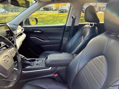 2022 Toyota Highlander XLE CERTIFIED