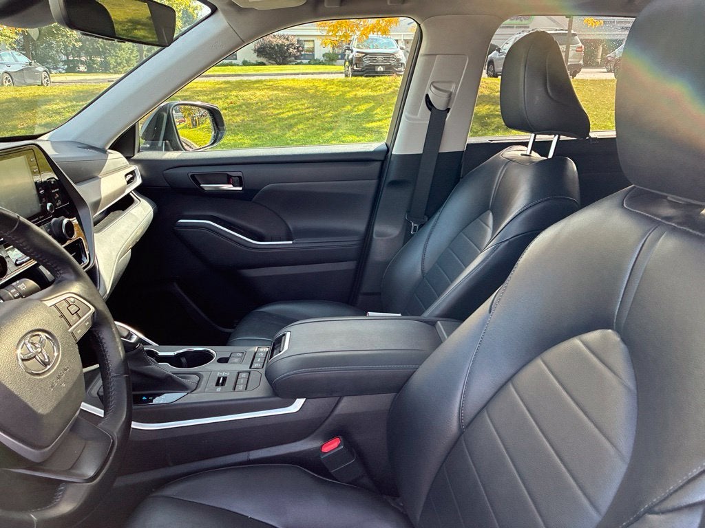 2022 Toyota Highlander XLE CERTIFIED