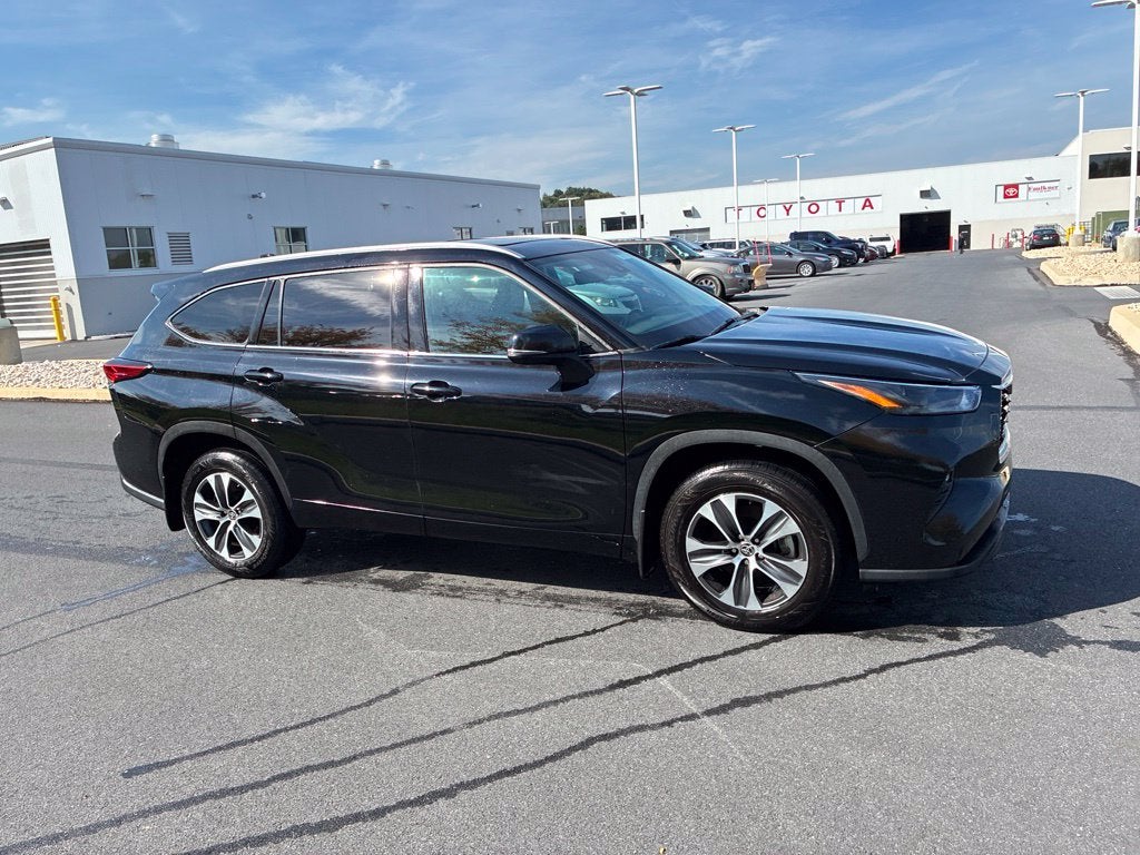 2022 Toyota Highlander XLE CERTIFIED