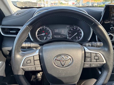 2022 Toyota Highlander XLE CERTIFIED