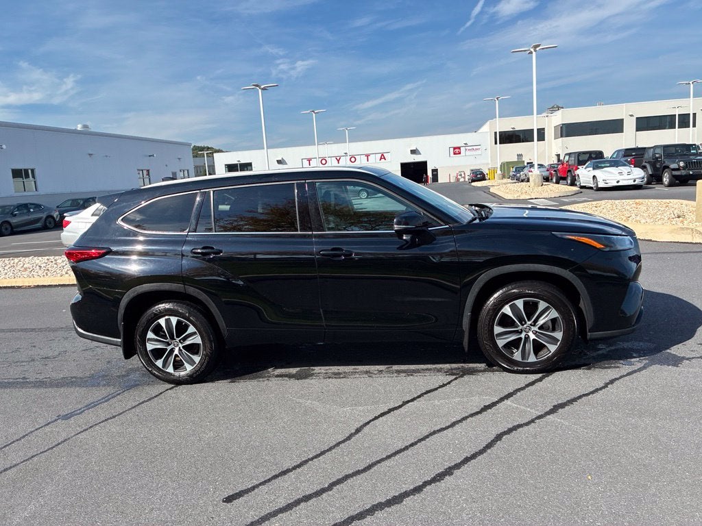 2022 Toyota Highlander XLE CERTIFIED