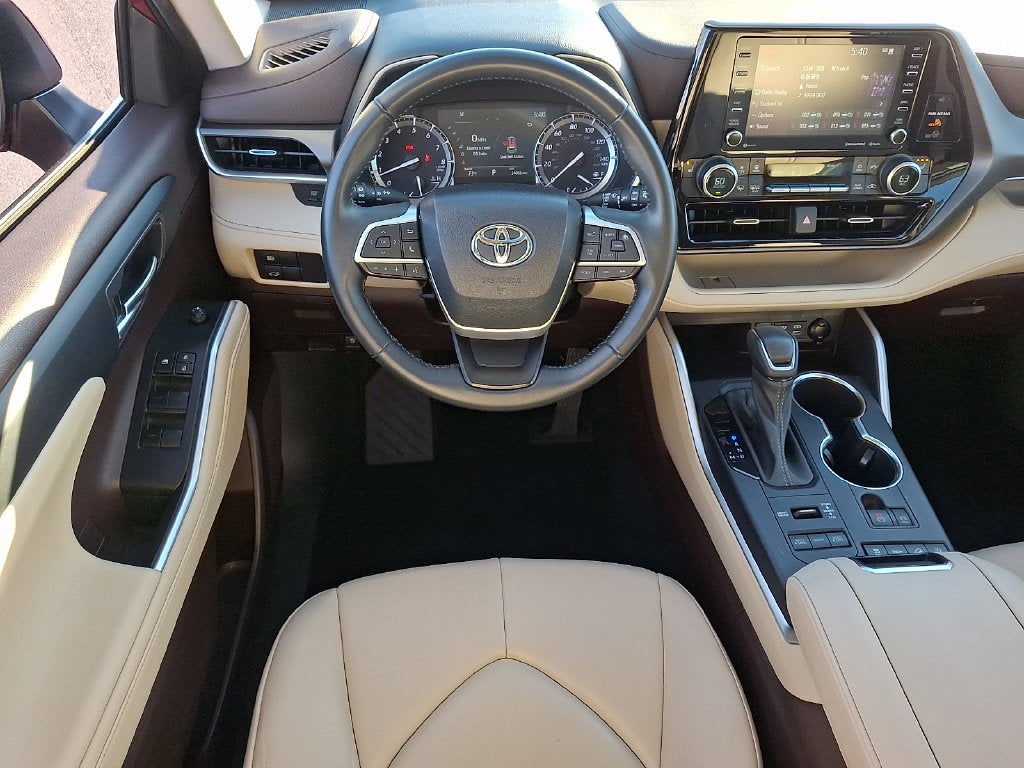2022 Toyota Highlander XLE CERTIFIED