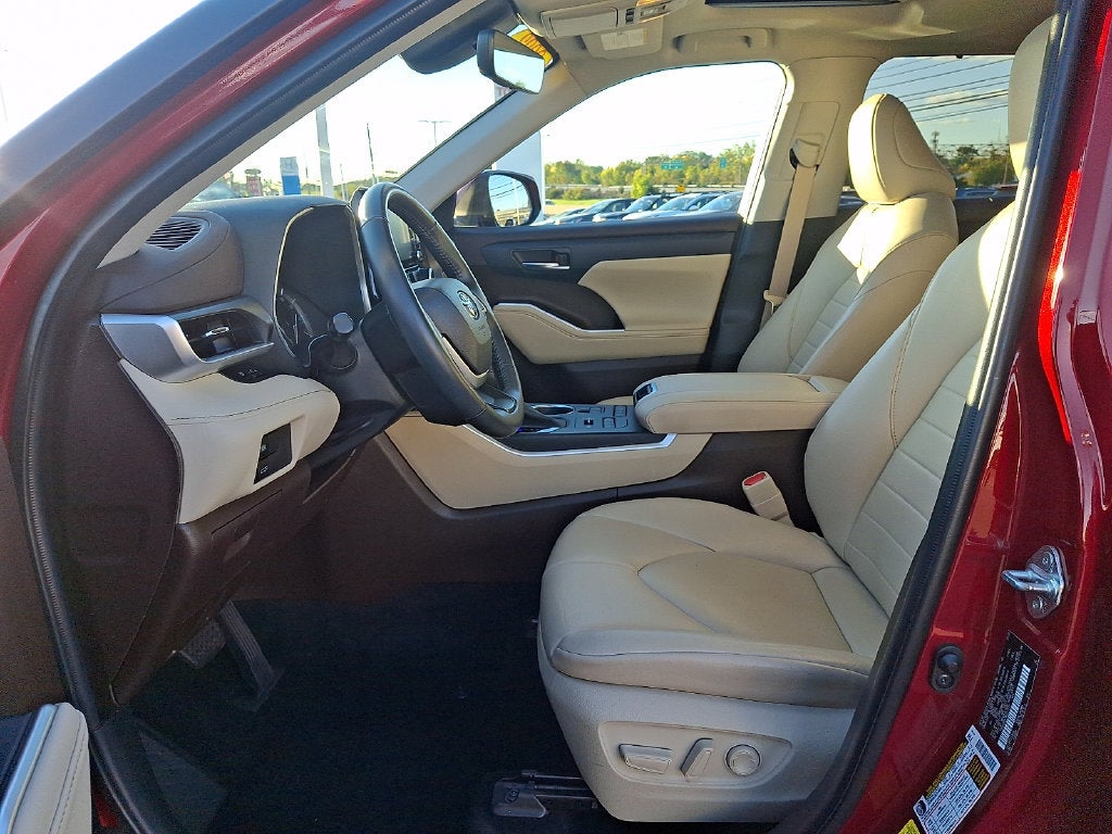 2022 Toyota Highlander XLE CERTIFIED