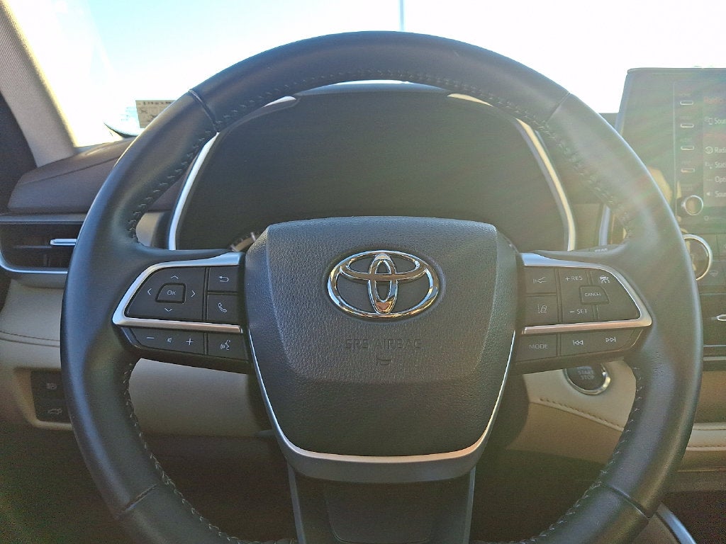 2022 Toyota Highlander XLE CERTIFIED