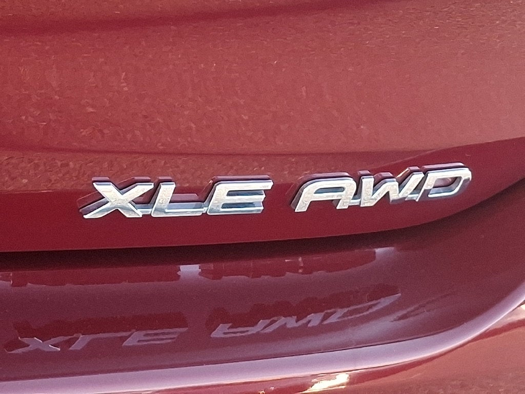 2022 Toyota Highlander XLE CERTIFIED