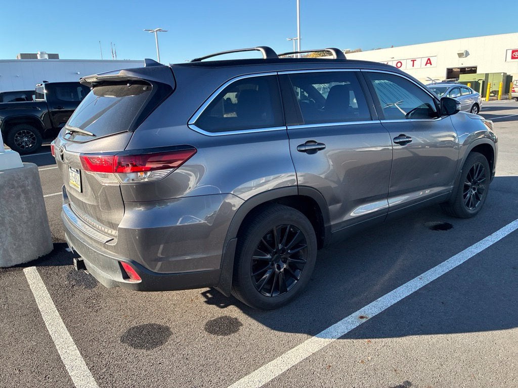 2019 Toyota Highlander SE