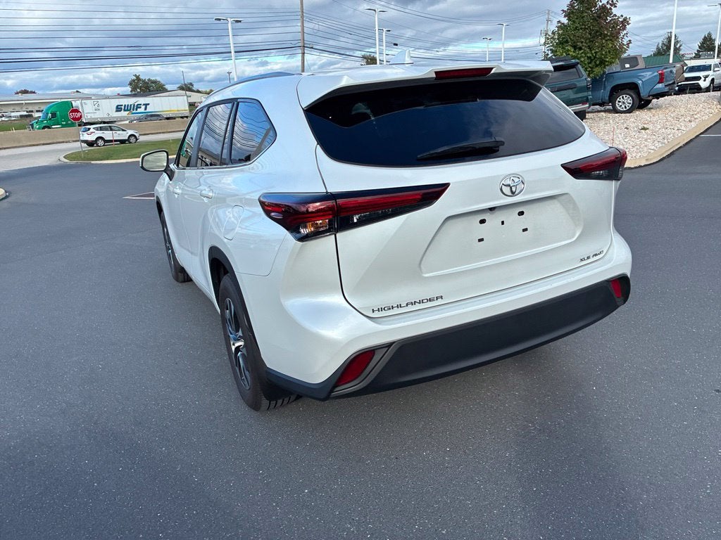 2026 Toyota Highlander XLE CERTIFIED