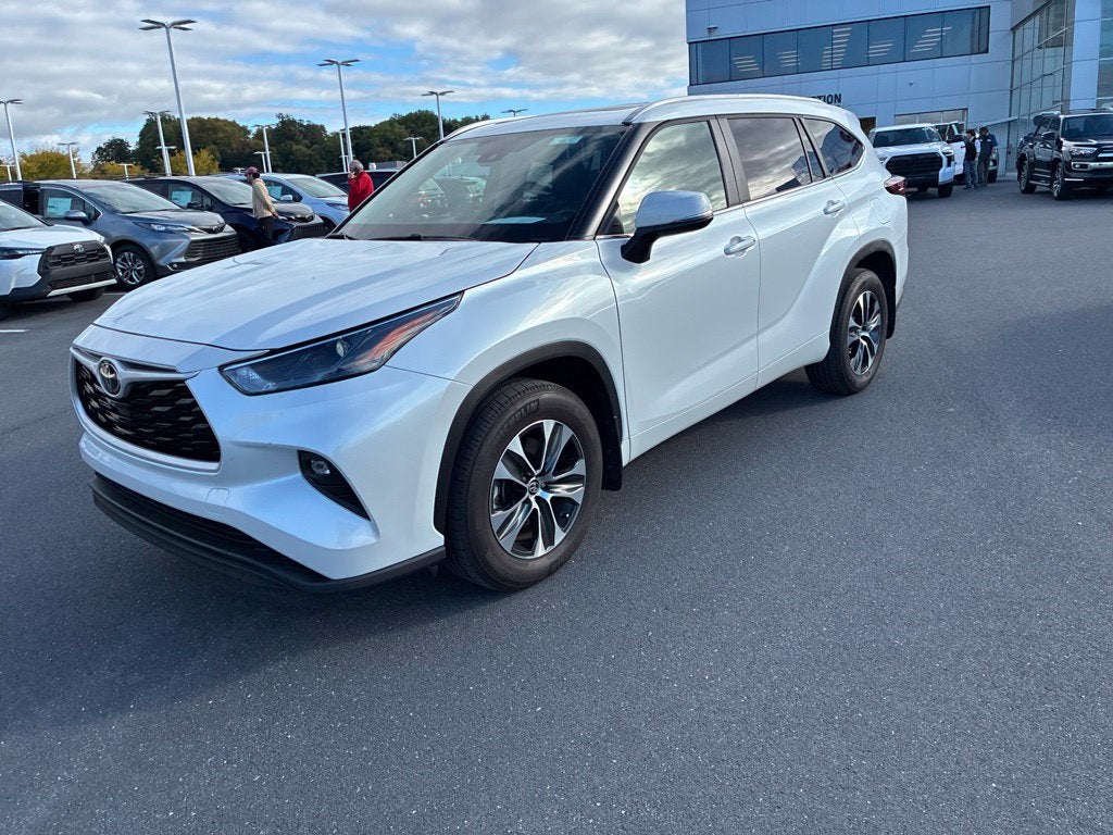 2026 Toyota Highlander XLE CERTIFIED