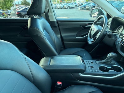 2026 Toyota Highlander XLE CERTIFIED